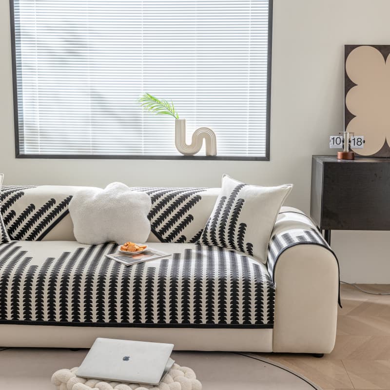2025 Luxury All-Season Sofa Pad - Non-Slip, Cat-Dog Scratch Resistant, Premium Chenille
